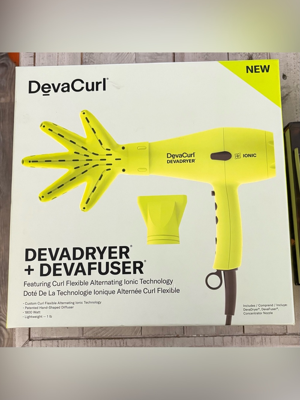 New! DevaCurl DEVADRYER + DEVAFUSER Curl Flexible Alternating lonic Technology